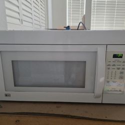 Lg over microwave oven 
