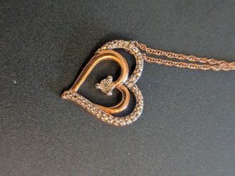 10kt Rose gold Heart pendant with diamonds