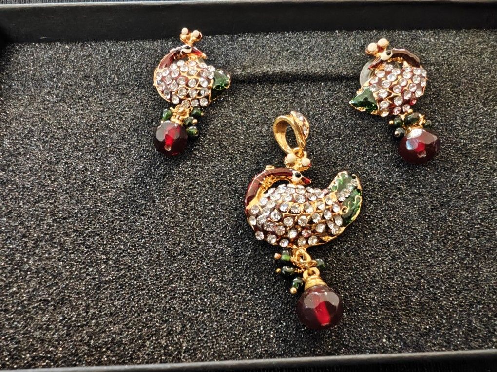 Pendant Set With Earrings