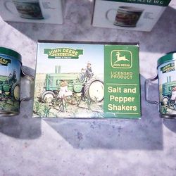 John Deere Mug/Salt N Pepper Collectables