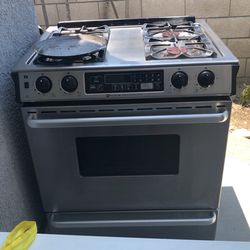Stove Maytag