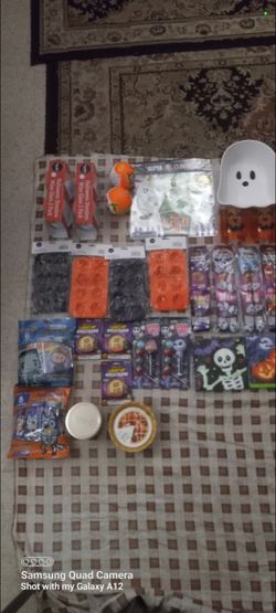New unopened sealed all kind of Halloween decorations everything you see for $25