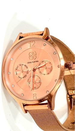 Daysi fuentes women watch