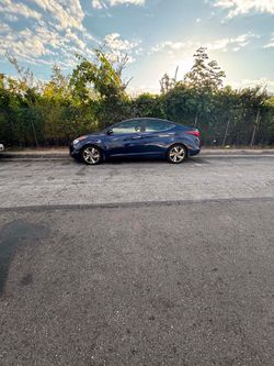 Hyundai elantra limited 2014 título limpio 132.505 millas