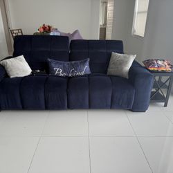 Beautiful Recliner Couch 