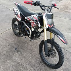 Xtreme Motors Co. Dirt Bike - Motocross