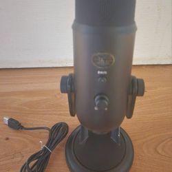 Blue Yeti USB Microphone Blackout Edition 