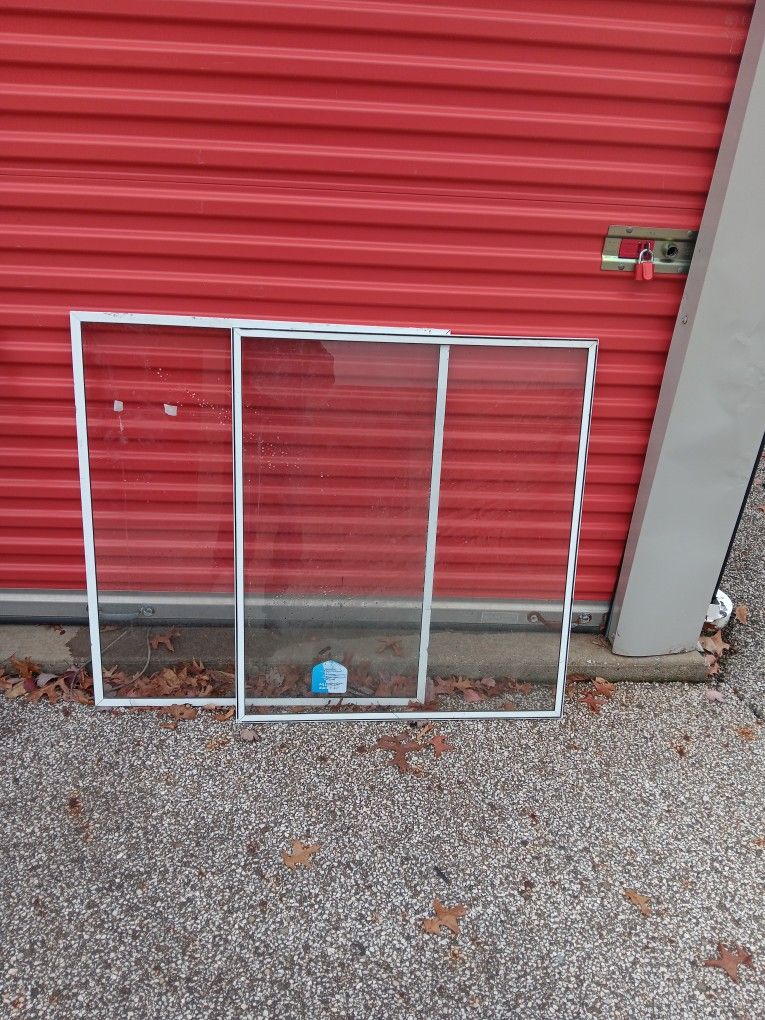 Sceen door , for a 46 Inch screen door THE White one, The black one is a 32 Inch screen door Good