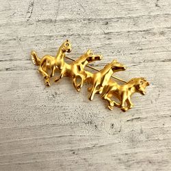 Gold Tone Horse Pin