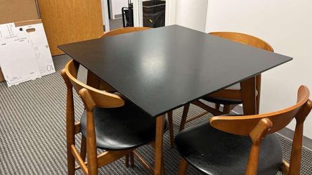 Dining table set