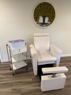 White Pedicure Chair with Salon Cart + Paraffin Wax Warmer