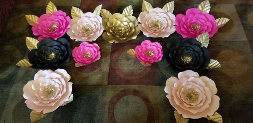 Paper flowers and paper roses. Flores de papel