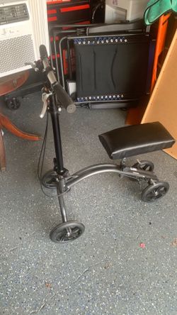 Knee scooter