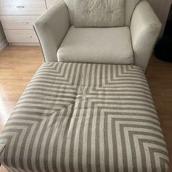 Oversized chair with ottoman