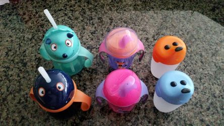 Sippy/straw cups (6)
