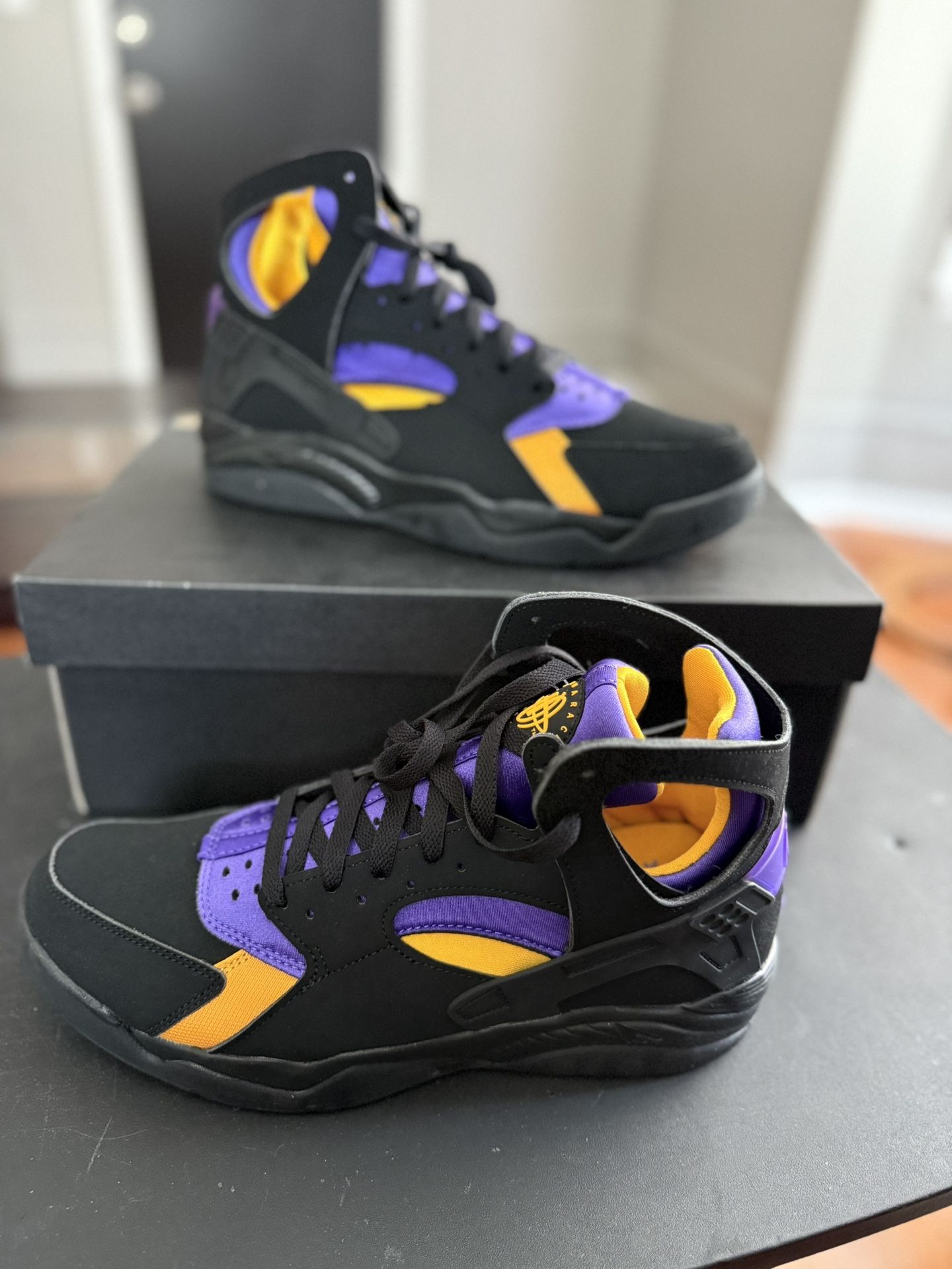 Nike Air Flight Huarache Laker Away