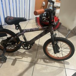 vendo bicicleta. p i o incluye casco