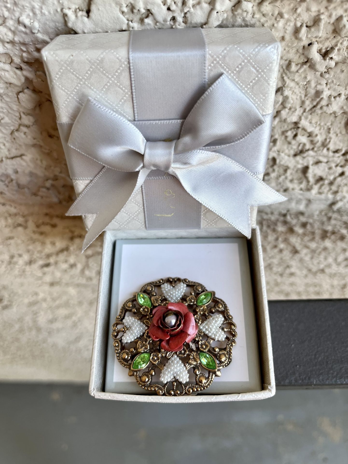 Vintage Round Gold Brooch