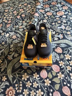 Skechers ladies work shoes 8.5