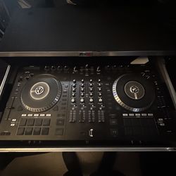 Numark NS7||| | 4-Channel Motorized DJ Controller & Mixer with Screens