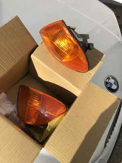 BMW 328i e46 pre-facelift 2000 OEM corner lights & side markers