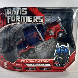 TRANSFORMERS 2007 AUTOBOT OPTIMUS PRIME NEW!!