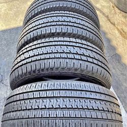 275/55R20 Brigestone brand tires juego de (4 en exelentes condiciones