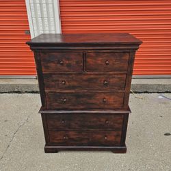 Solid 7 Drawer Dresser Chest 
