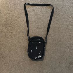 Nike Swoop Black & White Lightweight Minimalist Travel Crossbody Bag