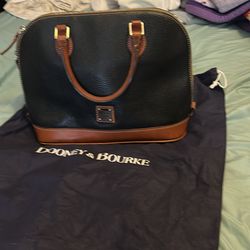 Dooney and bourke leather purse