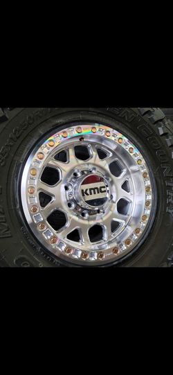 17" KMC beadlocks w/ 35" Toyo MT Open Country tires