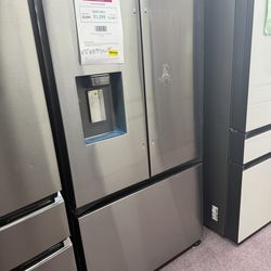 Refrigerator, Samsung new open box 36” W fridge