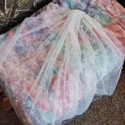Beautiful Clean New White Veil With Pearls All Over It Elbow Length $25 Firm Must Pick Up Broadway And APACHE BUCKEYE AZ CASH ONLY PLS THANKS 