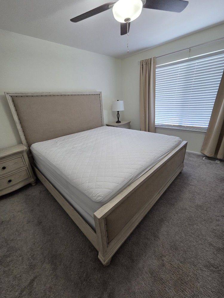 KING BEDROOM SET + MATTRESS