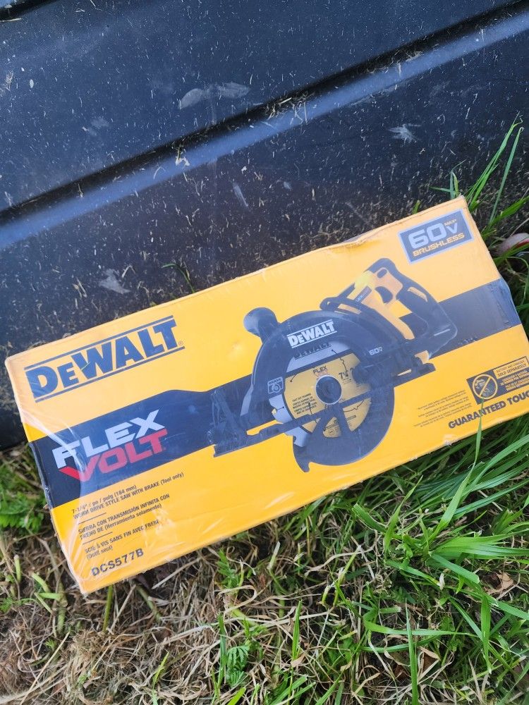 Serrucho Dewalt