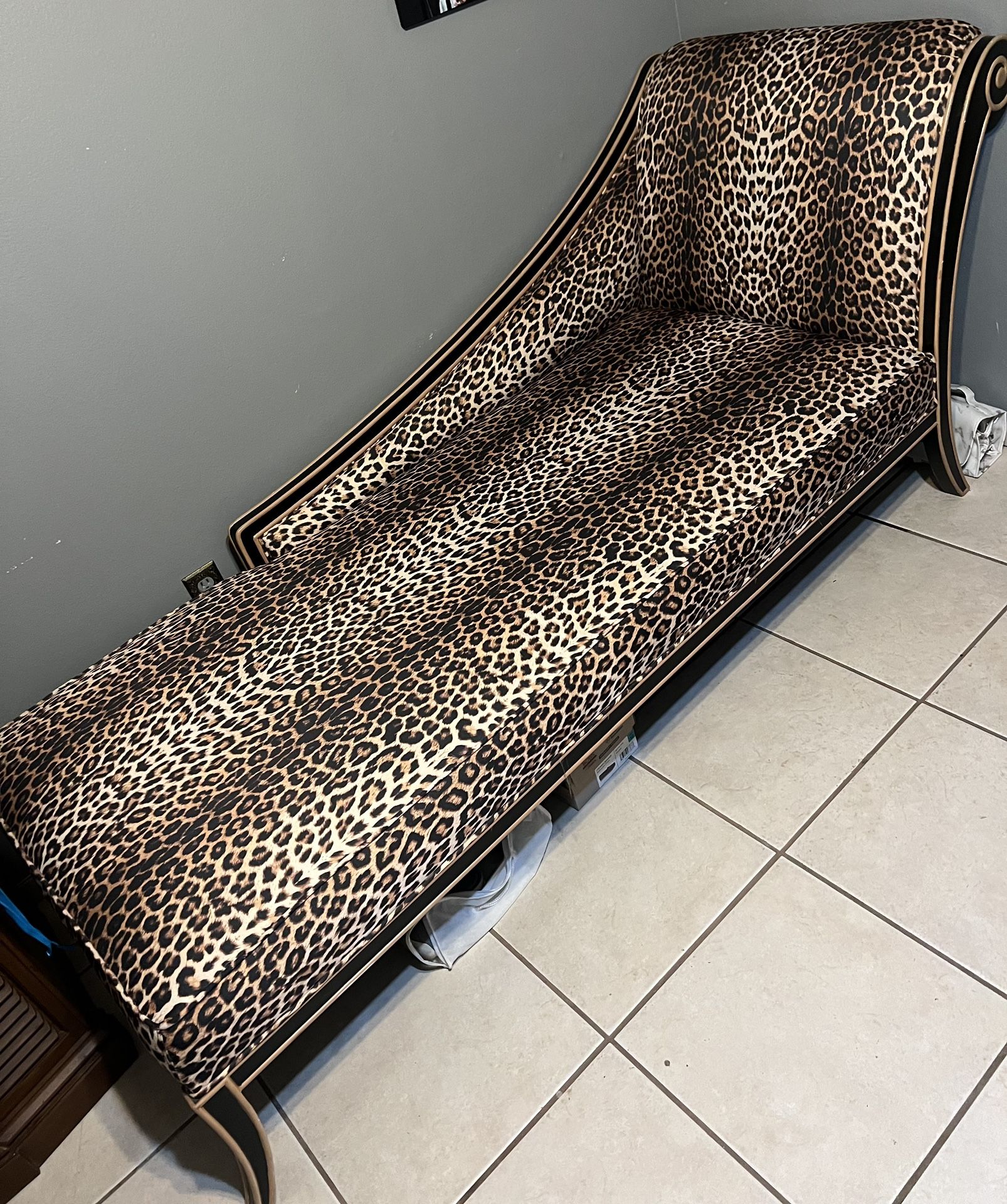 Chaise Lounge