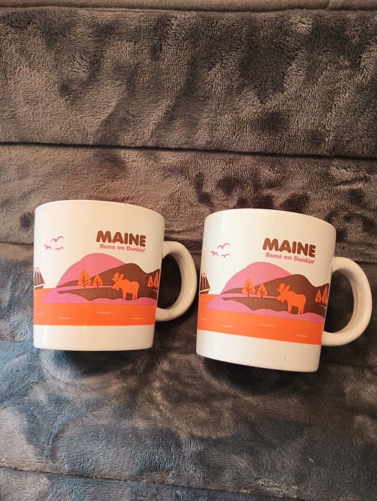 Two Dunkin Donuts Lighthouse Moose Maine Runs On Dunkin' Coffee Mugs Tea 2012