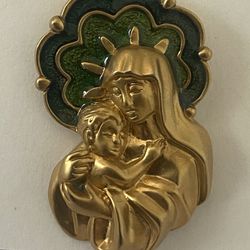 Vintage  1992  Madonna and Child  Mary & Baby Jesus  Gold Pin  Brooch  Green enamel halo   Good condition   Pin approx 1 1/2” tall  See rest of closet