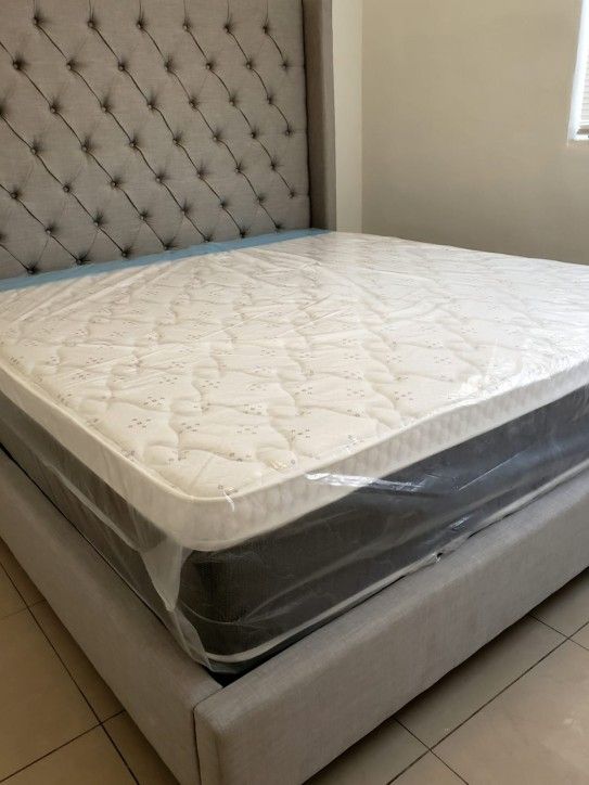 NEW KING PLUSH PILLOW TOP MATTRESS WITH BOX SPRING