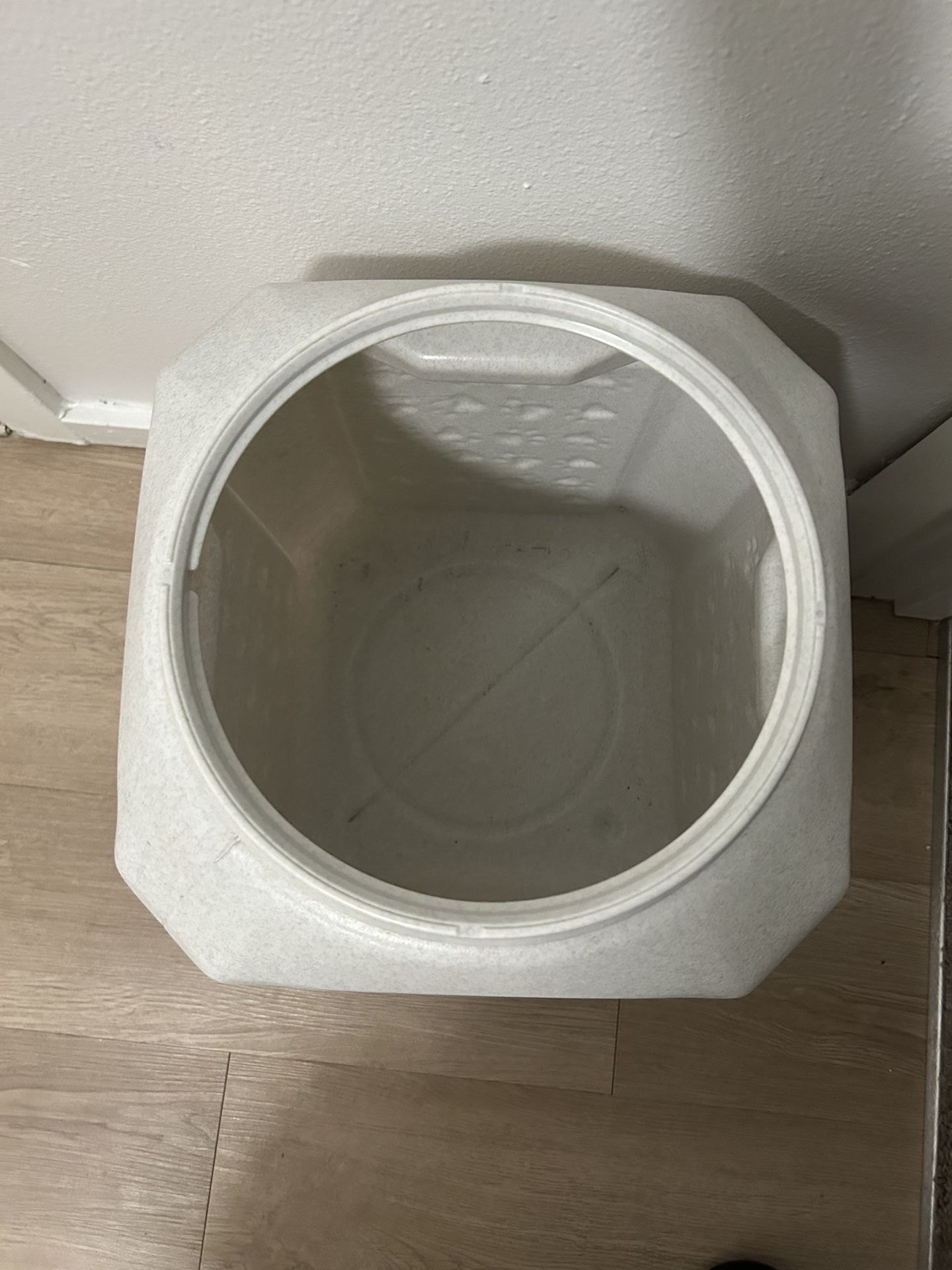 Pet food Storage