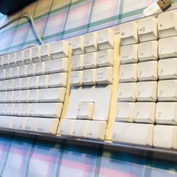 Genuine Apple Wired White Keyboard A1048 EMC1944 USA Layout Tested
