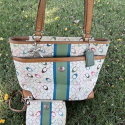 Vintage Coach Tote With Matching Wallet 