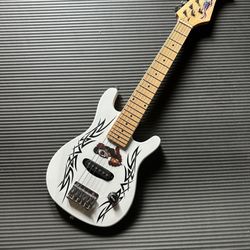 Tiny Guitar