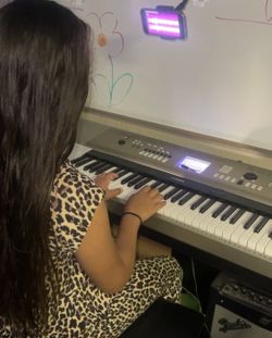 88 Key Yamaha YPG-535 Portable Grand Piano Keyboard and Midi controller