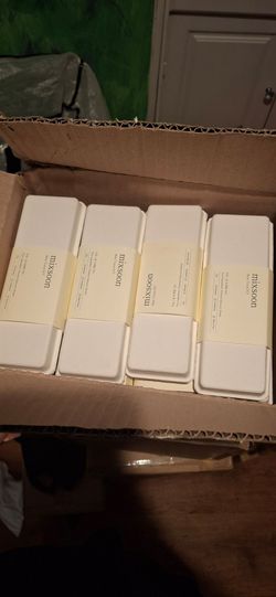 Mixsoon Bean Travel Kit – Shampoo, Conditioner & Body/Face Bar Set – New