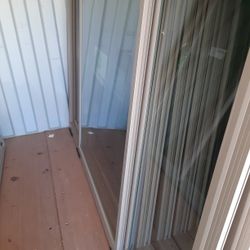 Sliding doors 