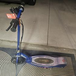 Razor E125 electric scooter