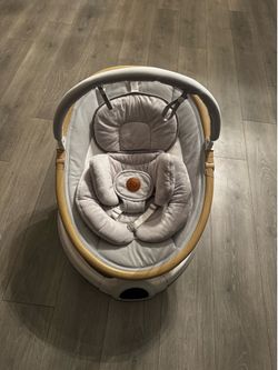 Electric baby swing