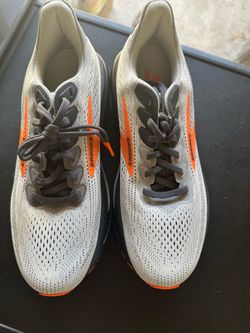 BROOKS GHOST WOMEN