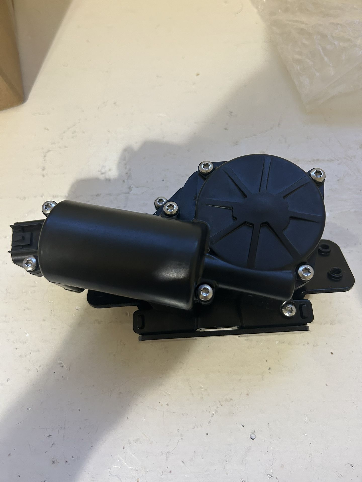 Power Liftgate Lock Actuator Rear Hatch Door Tailgate Latch/ Chevy/GMC/Cadillac.. see description